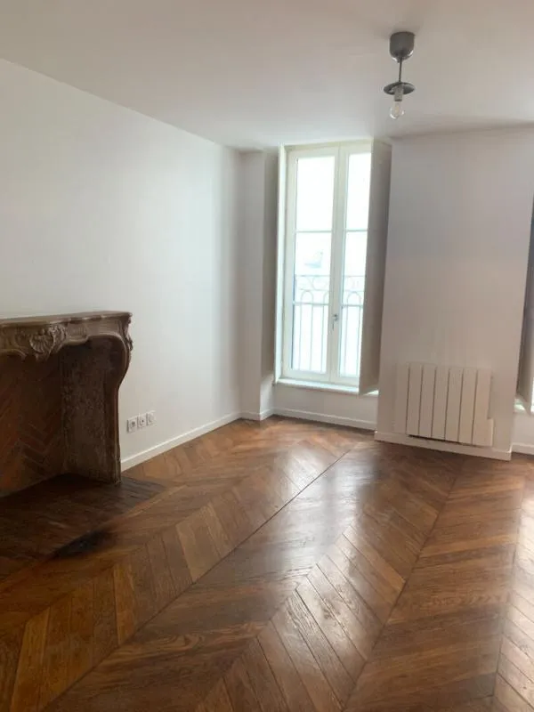 Living Room - T2 Flat with Terrace in City Centre
