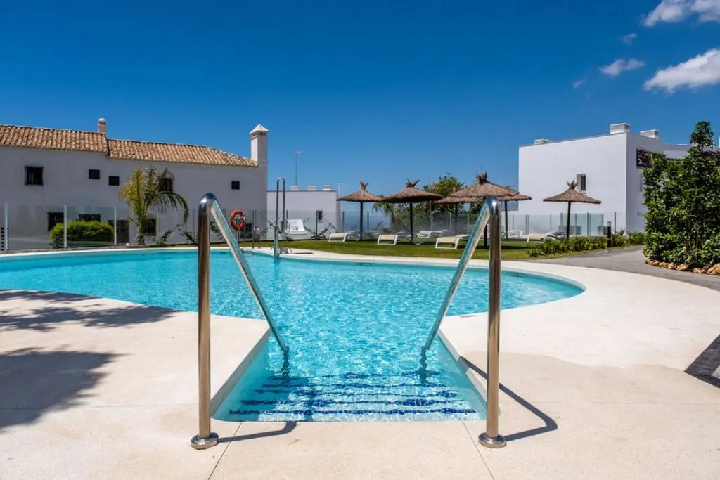 Bassein - Luxury Penthouse with Pool in Marbella