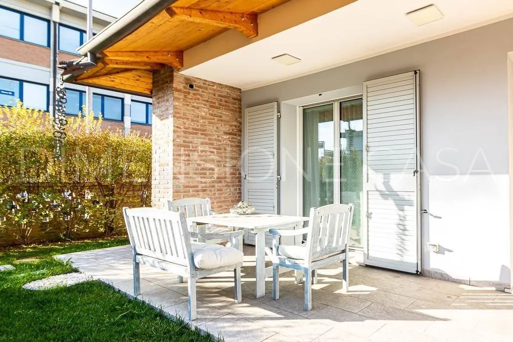 Terrass - Restored Villa with Garden in Carpi