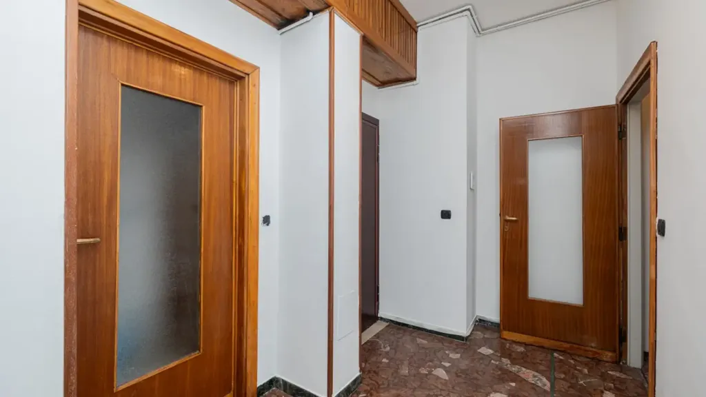 hallway_entrance