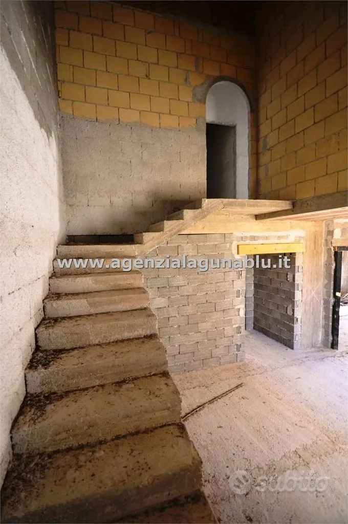 Pièces - Single House with Garden in Costiera