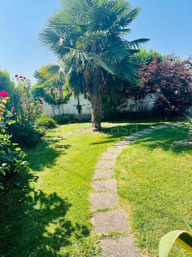 Jardin - Villa with Private Garden in Costigliole Saluzzo