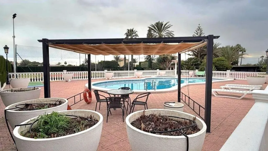 Bassein - Luxury Chalet with Pool in Elche