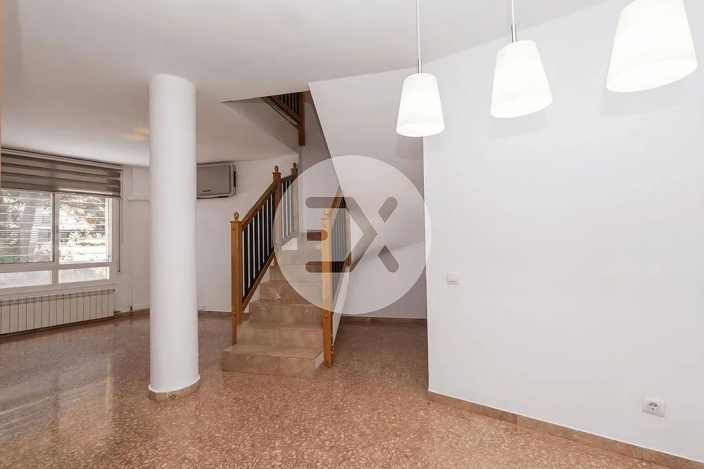 Pièces - Duplex with Terrace in Centre, Sant Boi de Llobregat