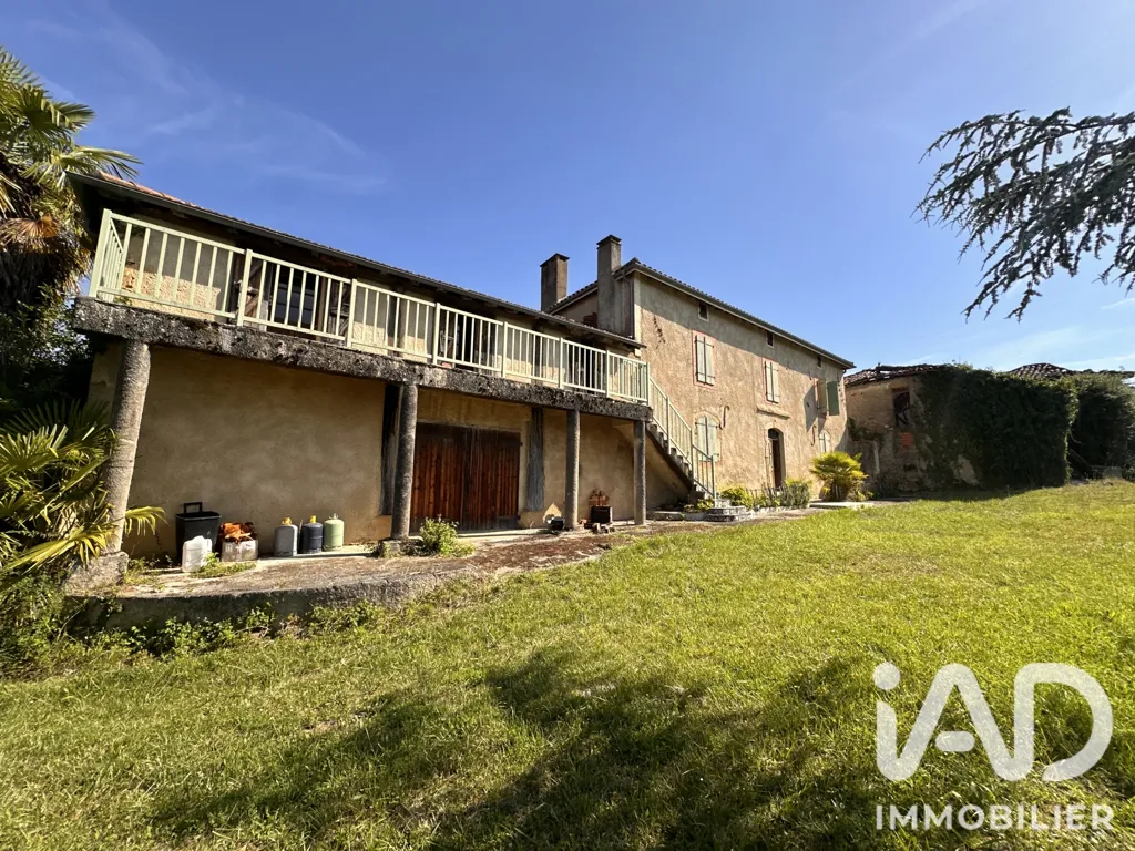 Esterno - Historic House with Pyrenees View in Betplan
