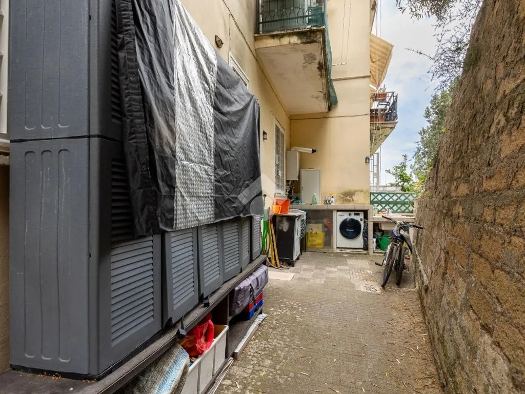 Jardin - 3-Room Apartment with Private Courtyard in Rome