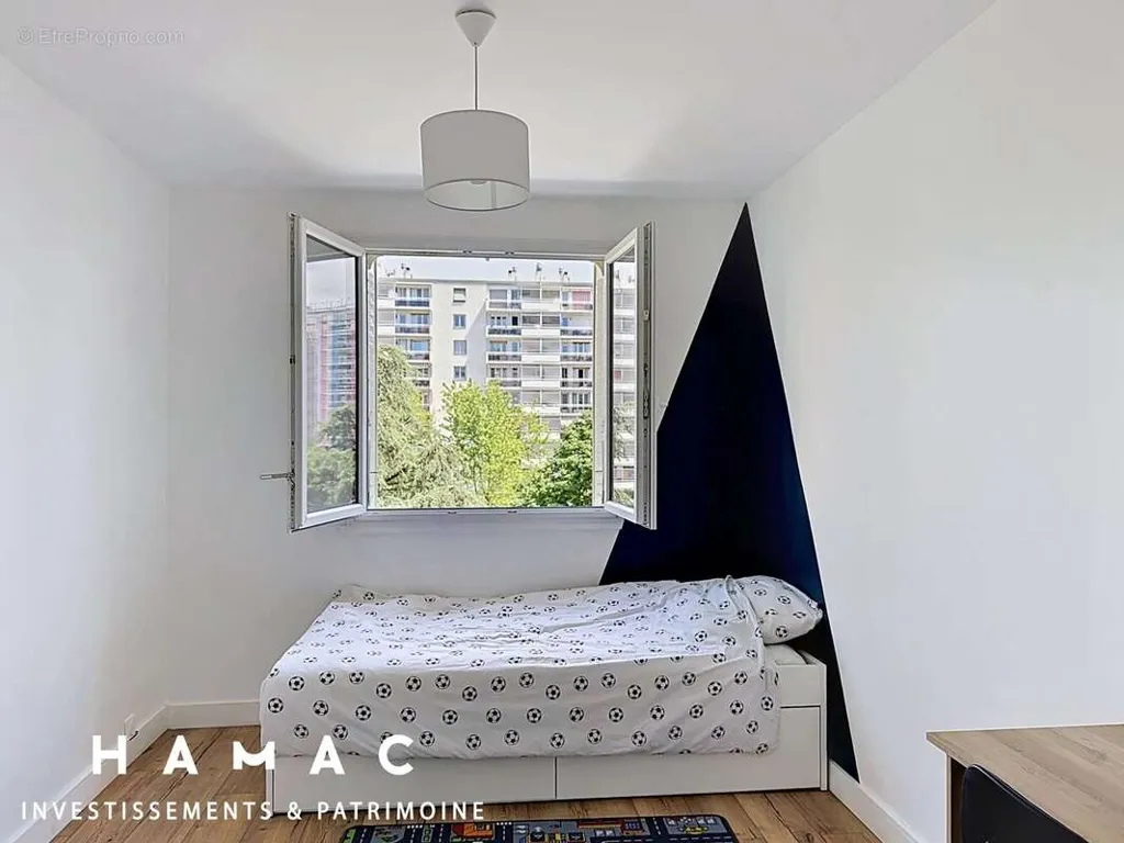 Chambres - Appartement Rénové T4 avec Balcon à Lyon