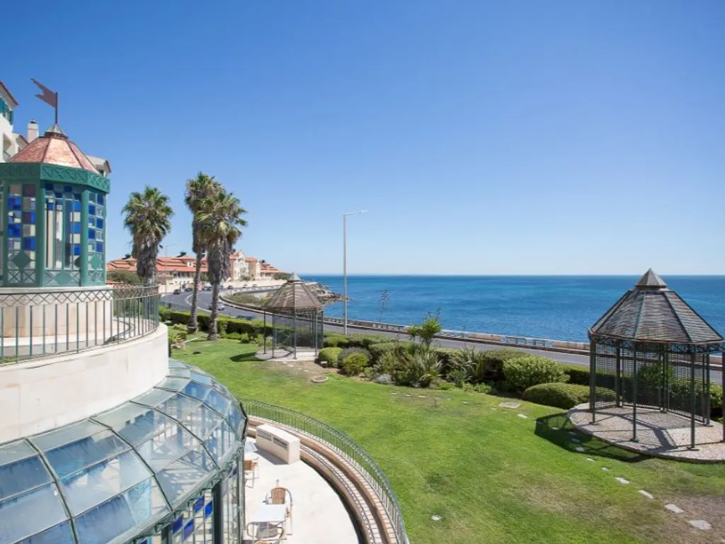 Terrasse - Luxury Apartment with Ocean Views in Parede