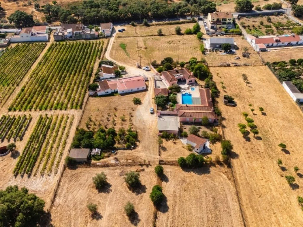 Vue aérienne - Luxury House with Multiple Units in Setúbal