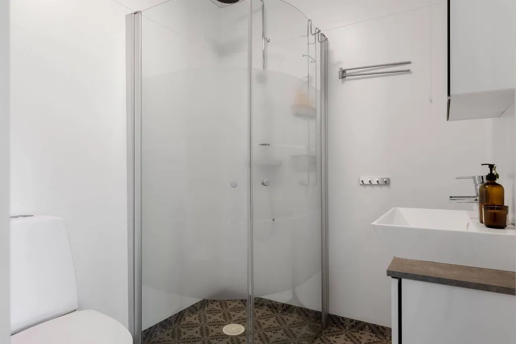 Salles de bain - Spacious Villa with Garden in Tibro