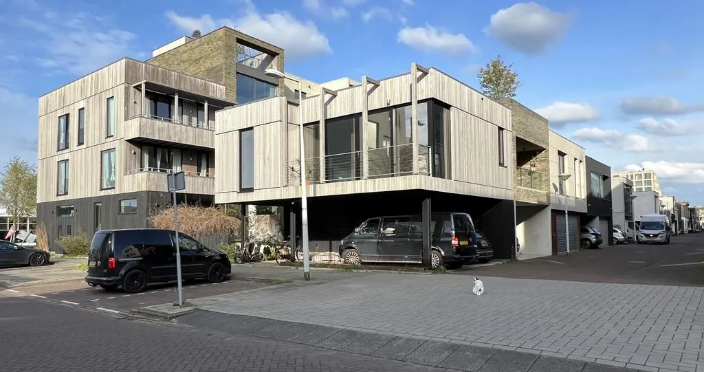 Välivaade - Gloved-in CLT Apartment in Amsterdam North