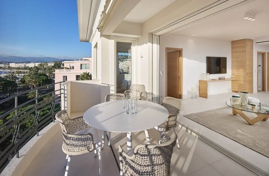 Rõdu - Luxury Sea View Flat in Cannes