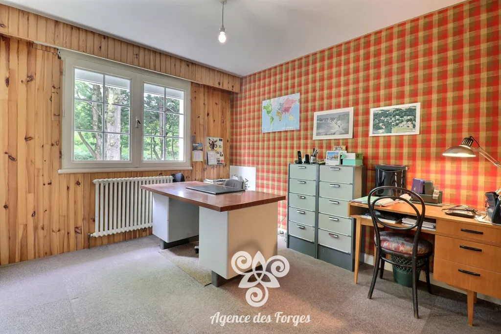 Kabinet - 1970s House with Large Garden in Vallet