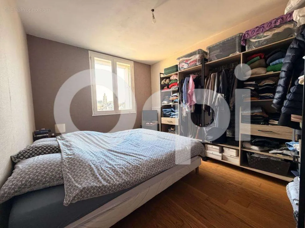 Chambres - Appartement T2 avec Vue sur Cour au Centre de Compiègne