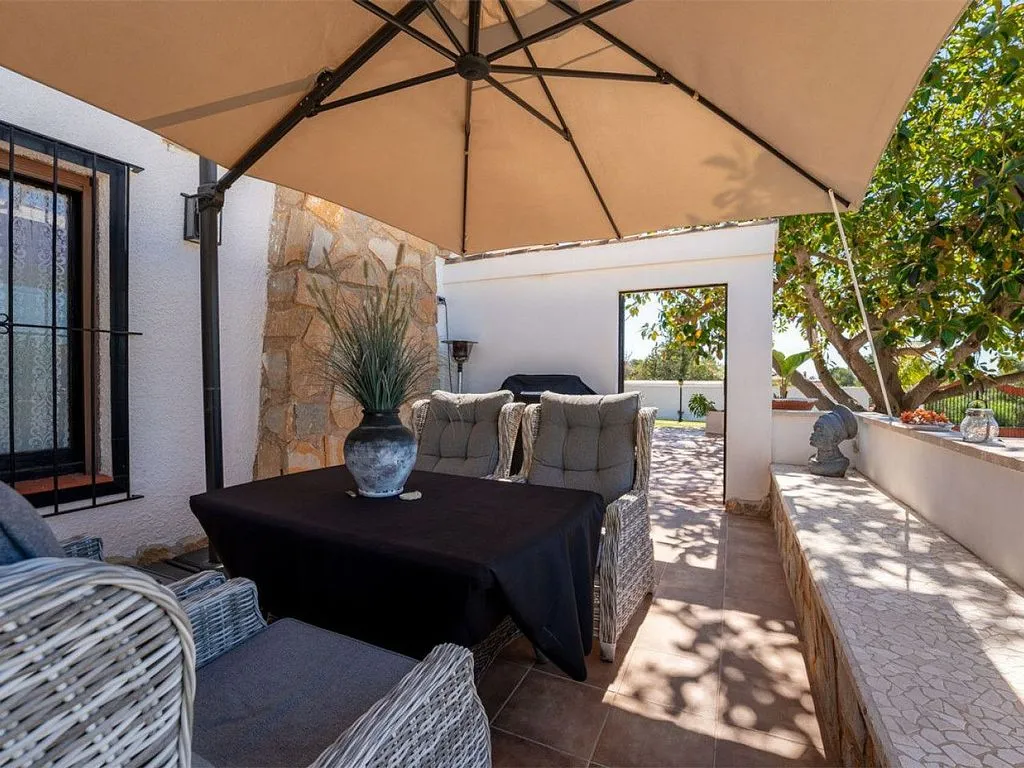 Terrass - Villa with Pool and Terrace in Los Dolses
