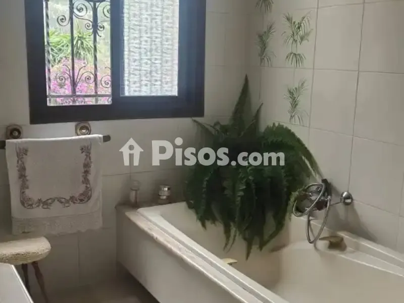 Bathrooms - Chalet with Pool on Carretera de San Antonio