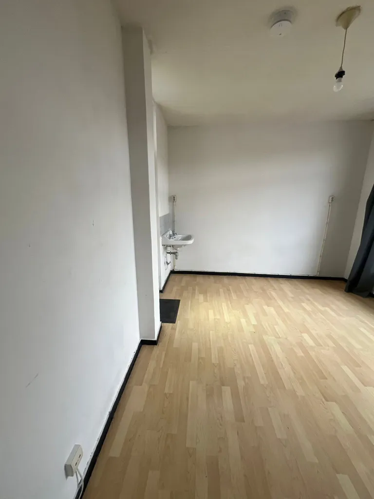 Pièces - Studio Room with Kitchen in Tilburg