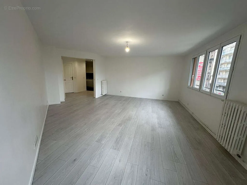 Rooms - City Centre Flat with Lift in Noisy-le-Sec