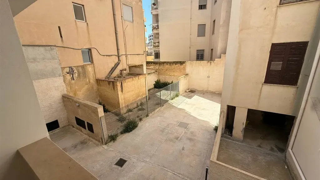 Garden - Newly Built Apartment with Balcony in Marsala