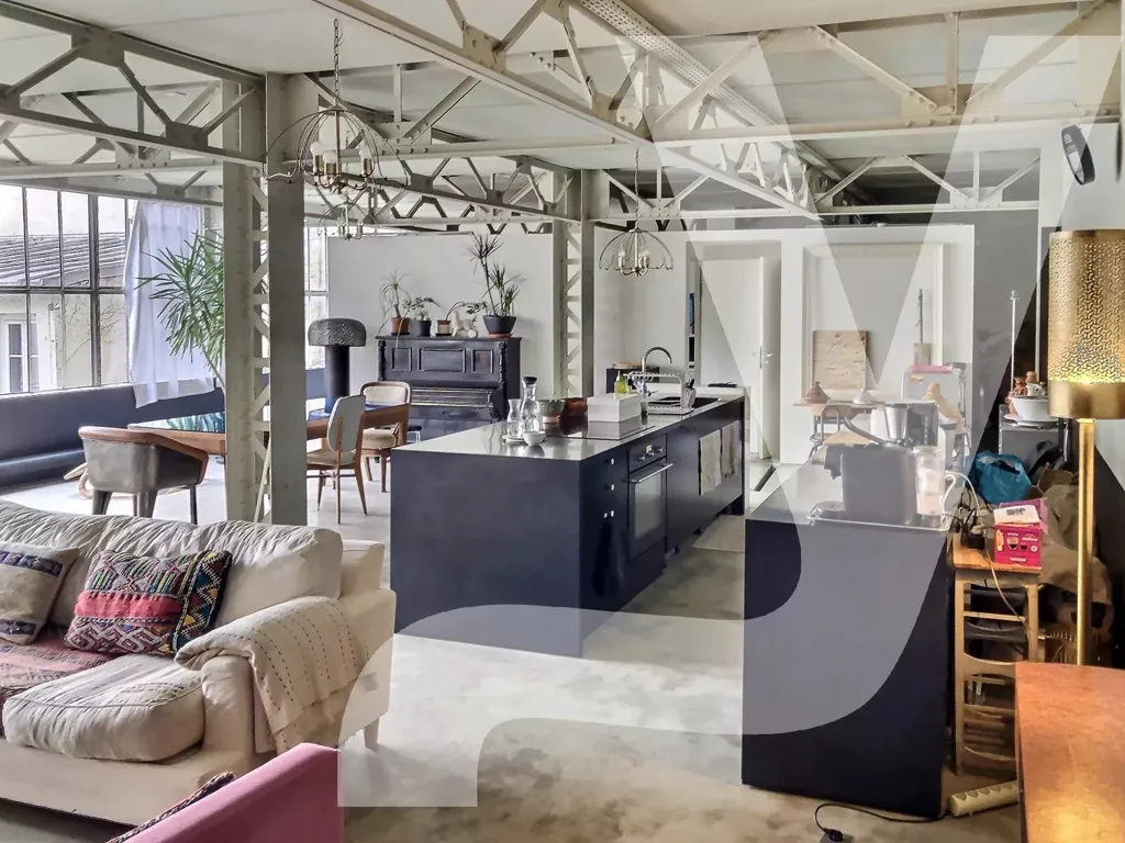 Living Room - Loft with High Ceilings in Bastille, Paris