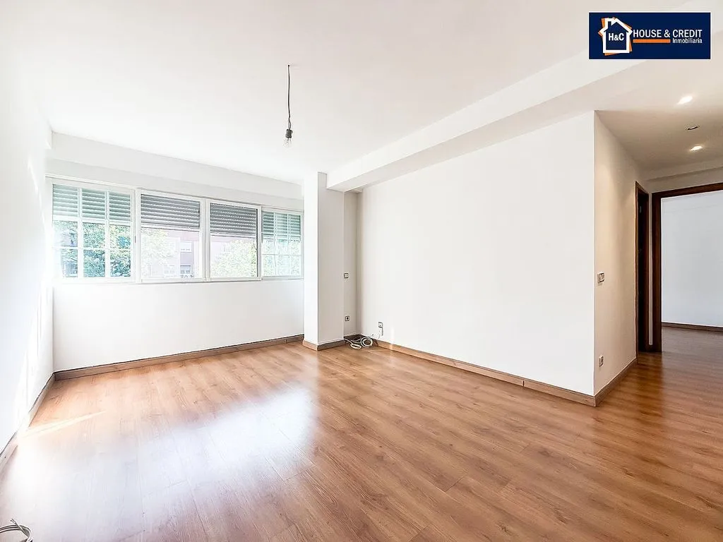Elutuba - 2-Bedroom Flat with A/C in Valderas
