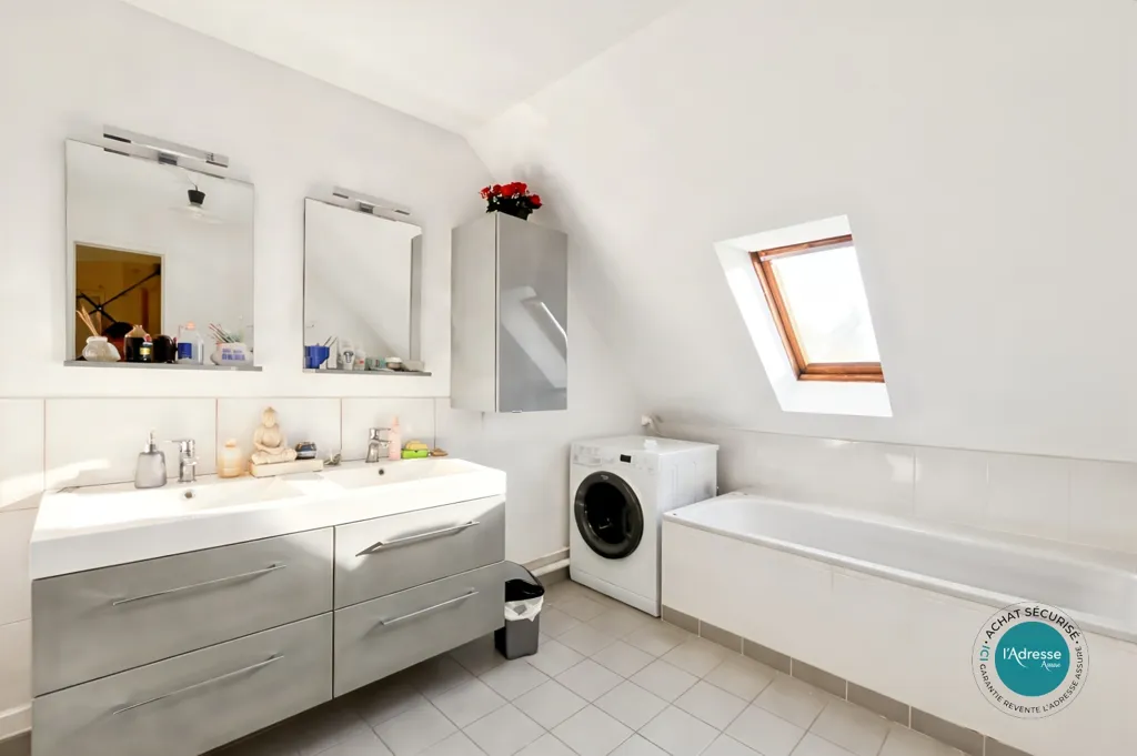 Salles de bain - Maison Familiale avec Jardin à Itteville