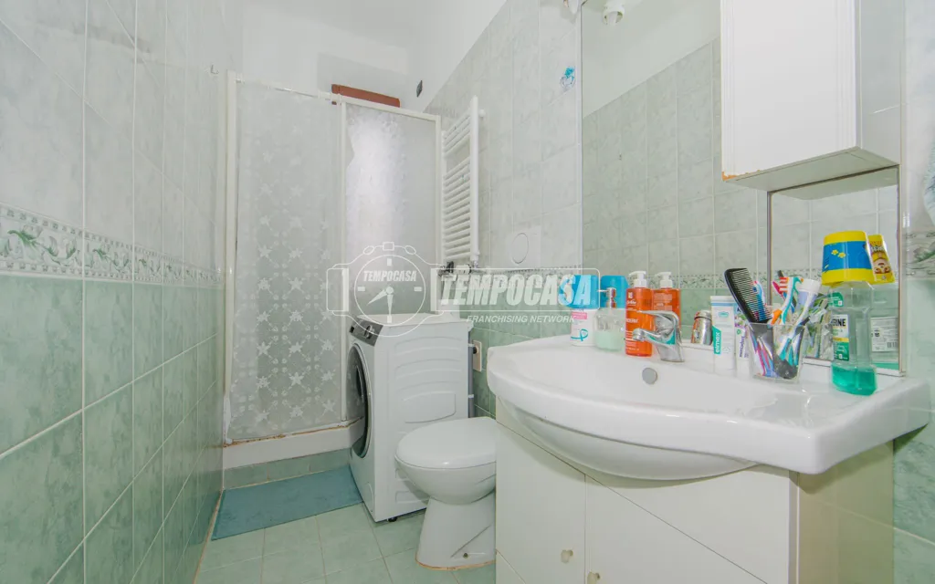 Salles de bain - One-Bedroom Apartment with Balcony in Vigevano Centre