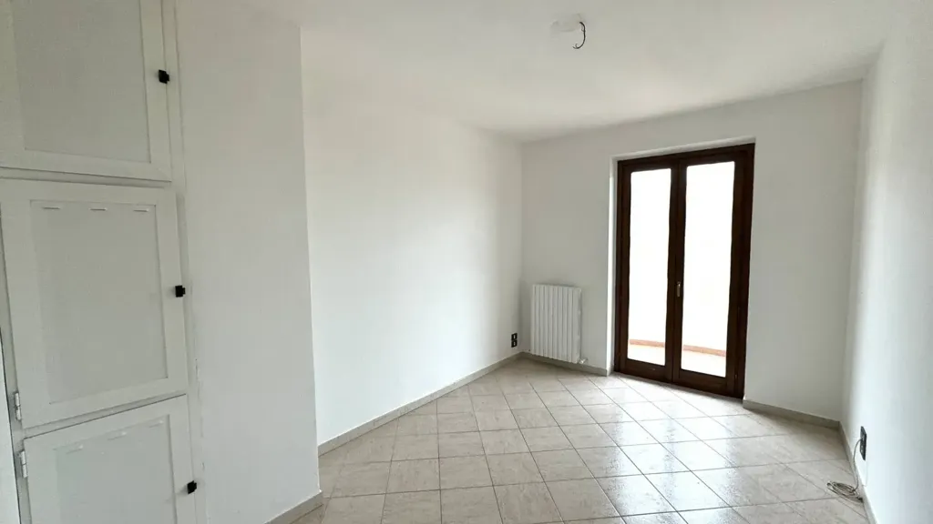 Rooms - Modernised Apartment with Balcony in Fermo