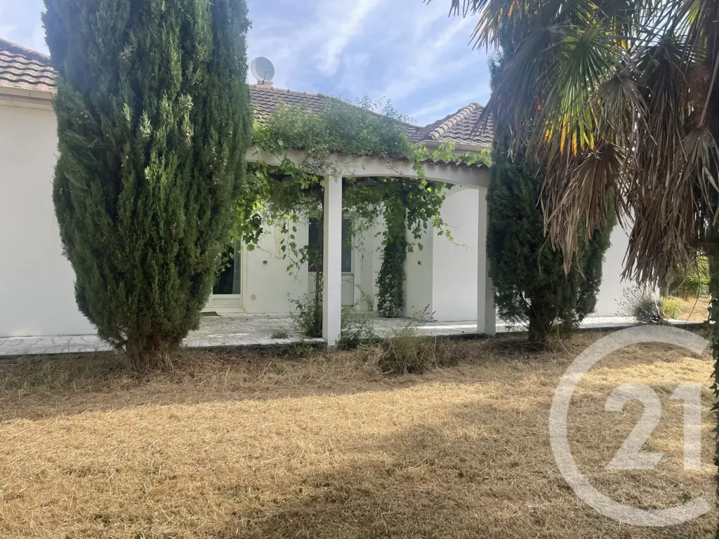Esterno - Spacious Villa with Garden in Châtellerault