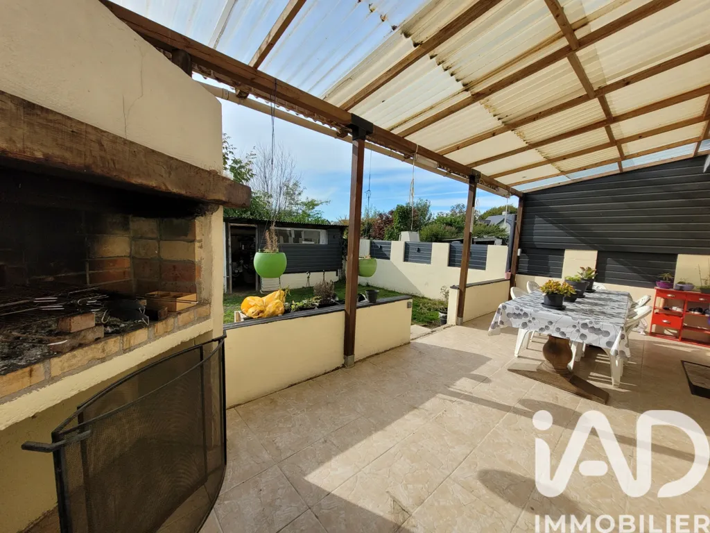 Terrace - Renovated Villa with Two Terraces in Plerguer