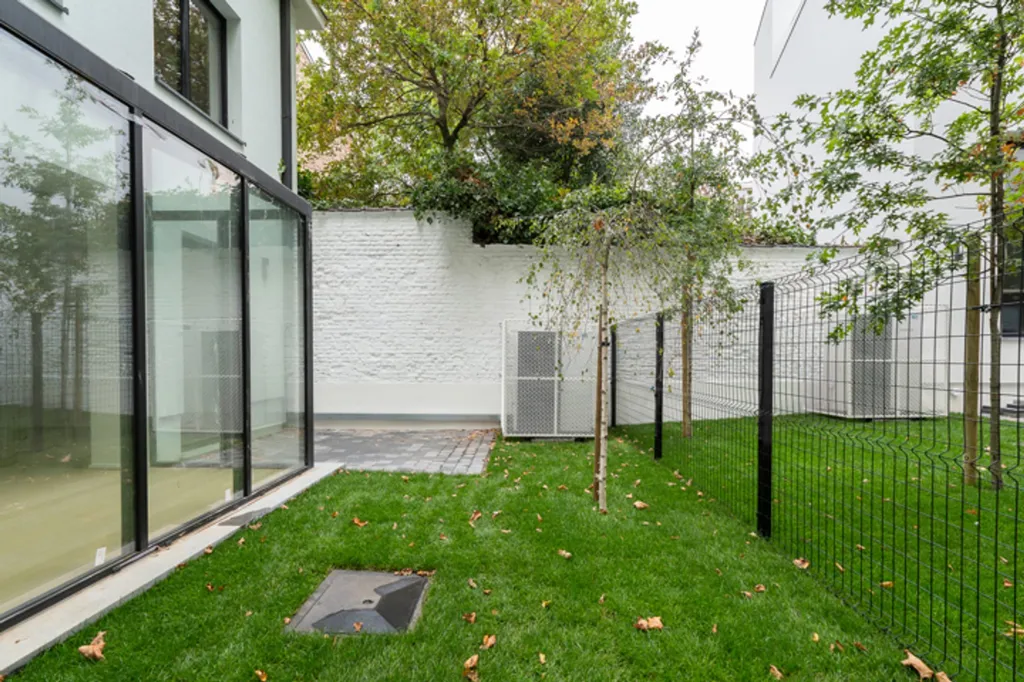 Jardin - Maison Beaux-Arts avec Jardin à Méridien 39