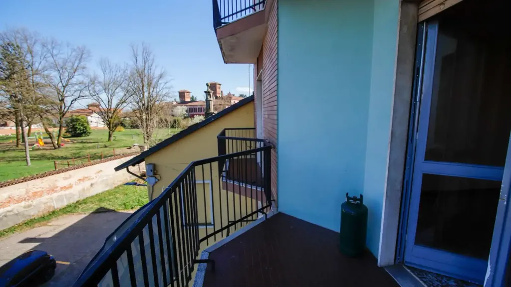 Rõdu - Bright Apartment with Mountain View in Montanaro