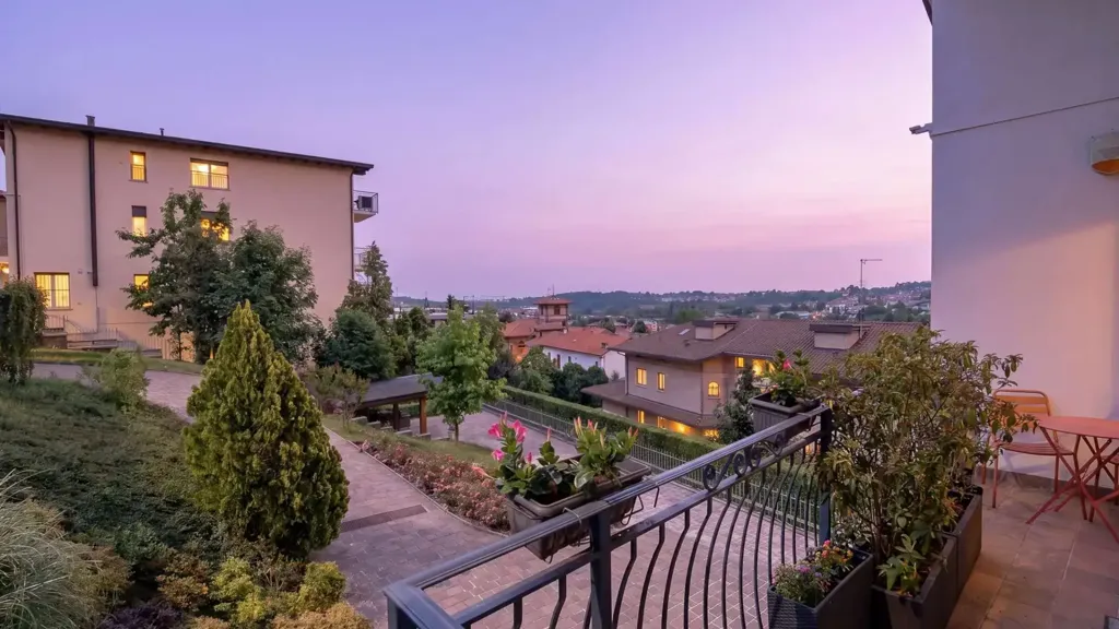 Rõdu - Luxury Villa with Private Garden in Cantù