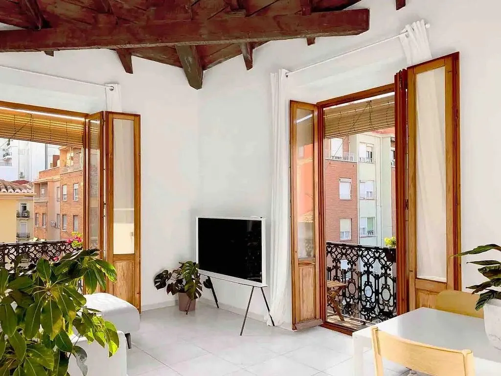 Elutuba - Modern Flat with Balcony in Valencia Centre
