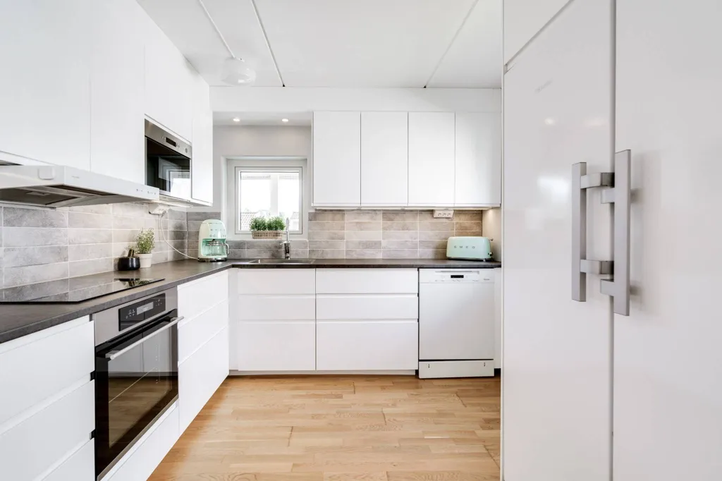 Cuisine - Apartment with South-Facing Balcony in Örebro