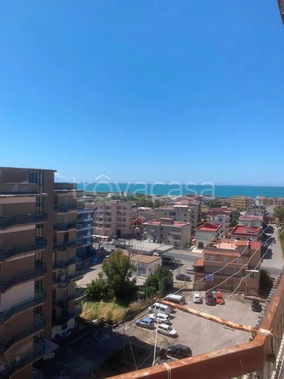 Balcon - Apartment with Balcony in Mondragone