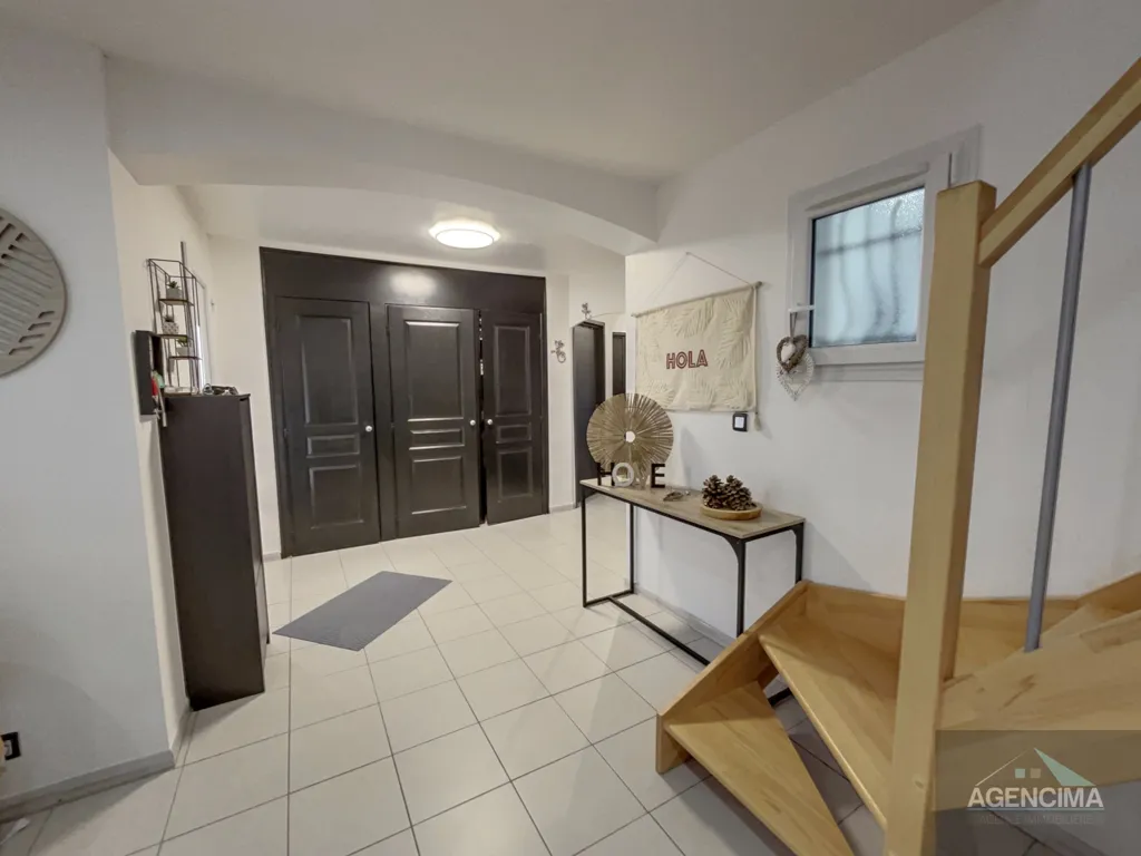 Entrée - Villa 4 Faces avec Piscine et Jardin à Proximité