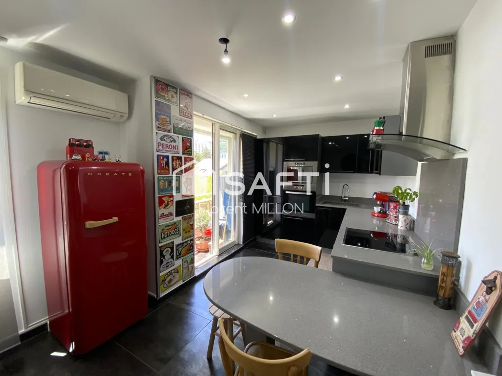 Cucina - Renovated 3-Bed Flat with Balcony in La Tronche
