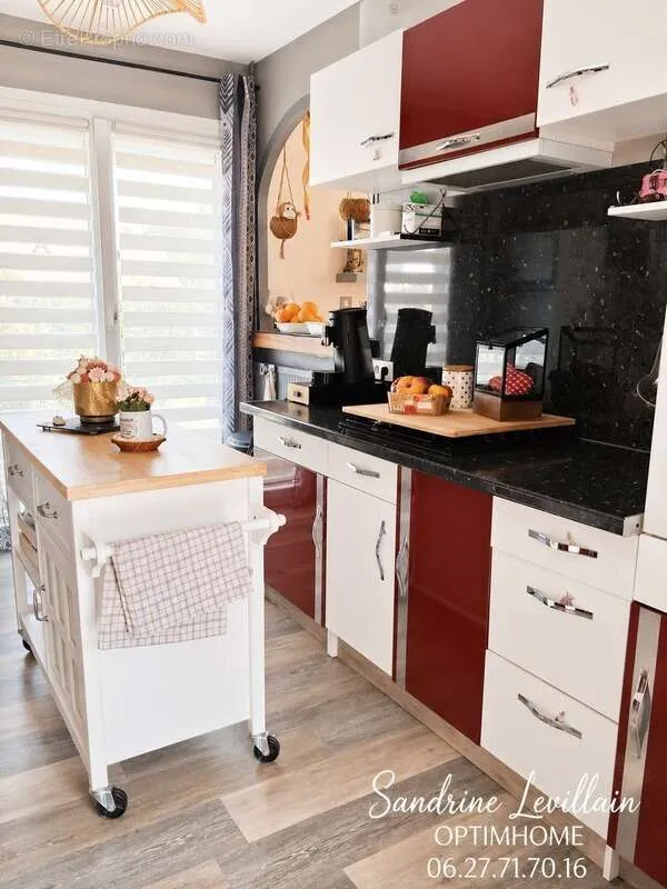 Köök - Spacious Detached House with Garden in Beaumont-le-Roger
