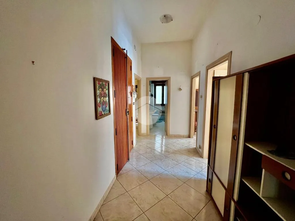 Entrée - Apartment with Balconies in Cosenza Centre