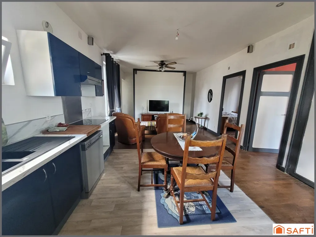 Köök - Charming 4-Piece House with Garden in Parthenay