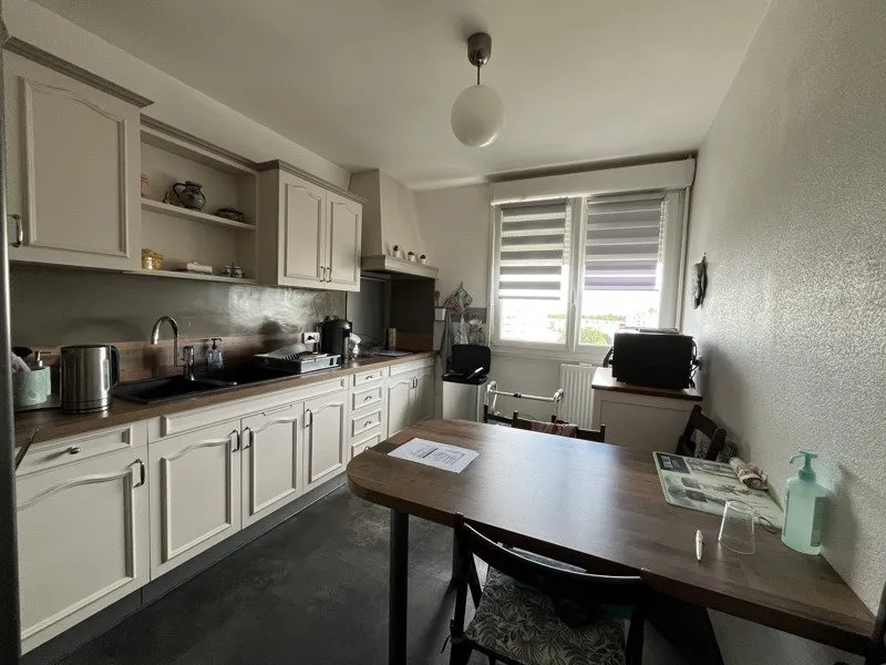 Cucina - Bright Apartment with Balcony near Penfeld