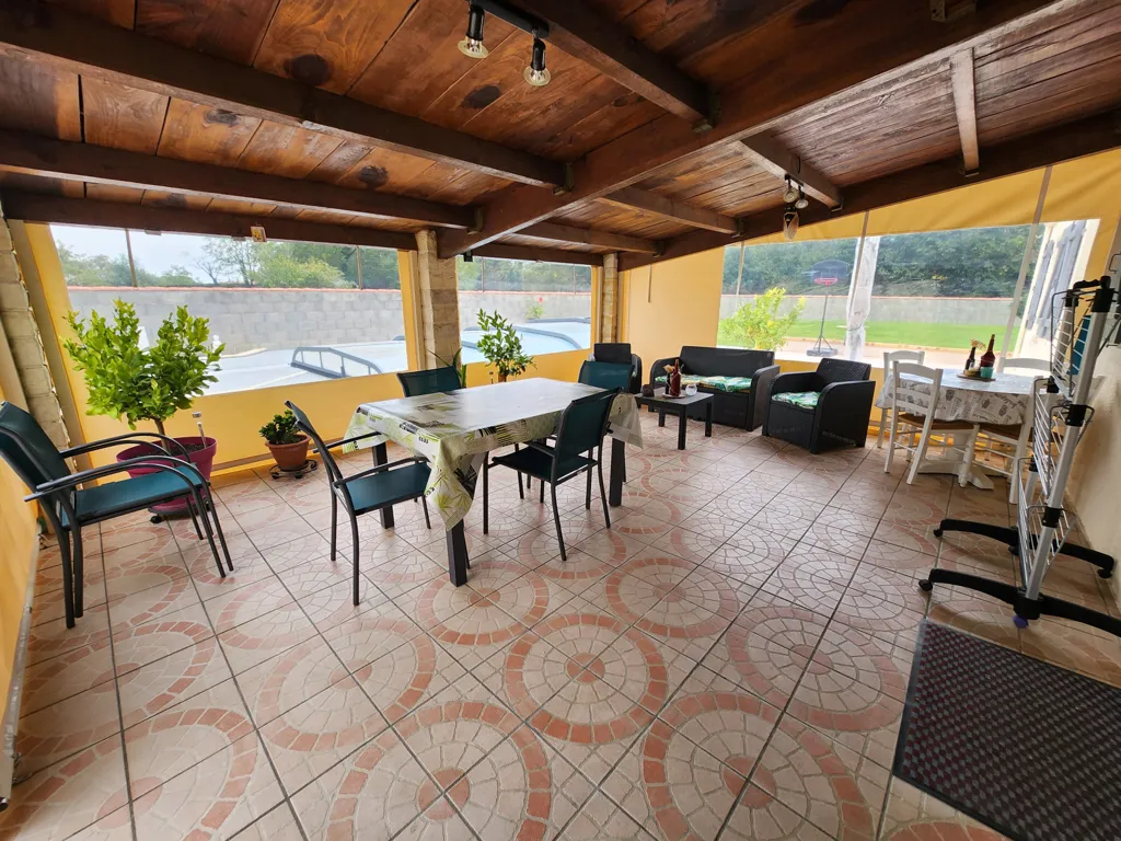 Terrass - House with Pool in Saint-Jean-d'Hermine