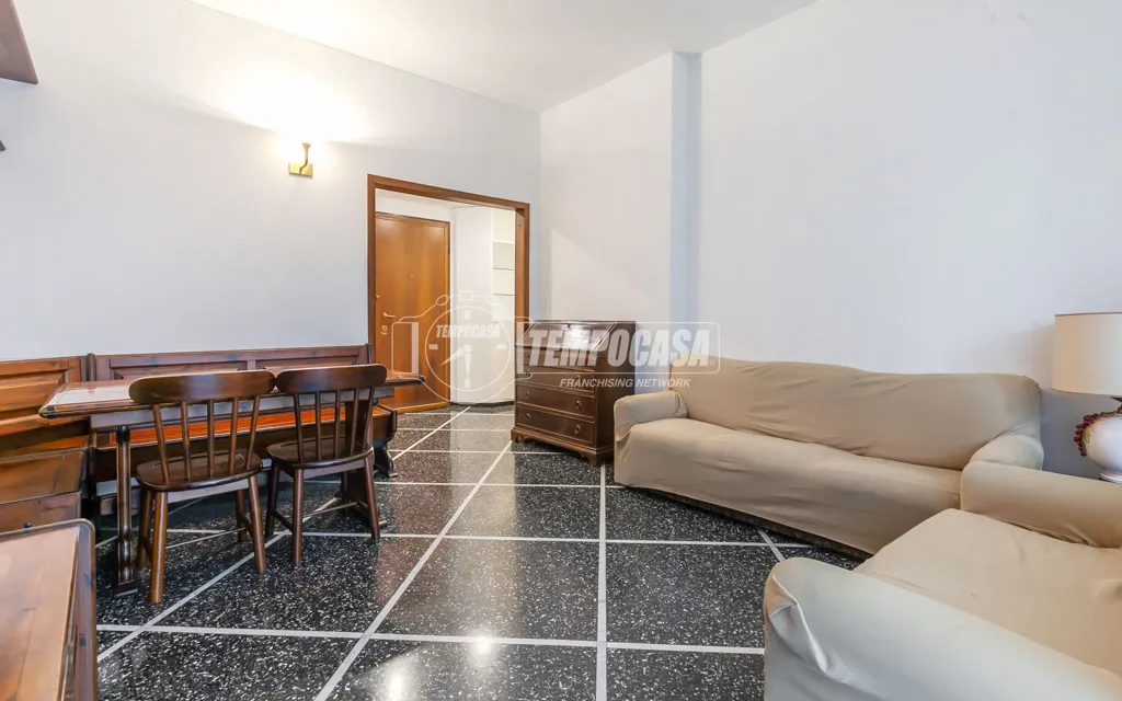Séjour - Trilocale with Balcony in Milan's Isola
