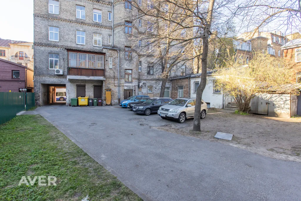 Jardin - Renovated 2-Bedroom Apartment in Riga Centre