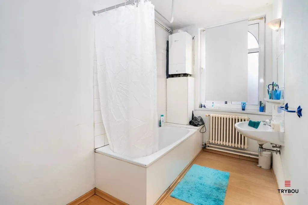 Vannitoad - Bright Apartment with Central Location in Houthulst