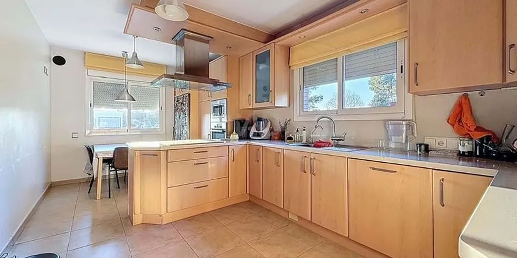 Cuisine - Luxury Detached House with Wellness Features in Sabadell