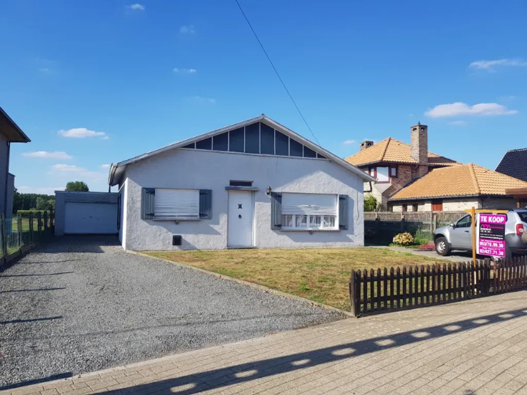 Esterno - Modernisable Bungalow with Garden in Lede