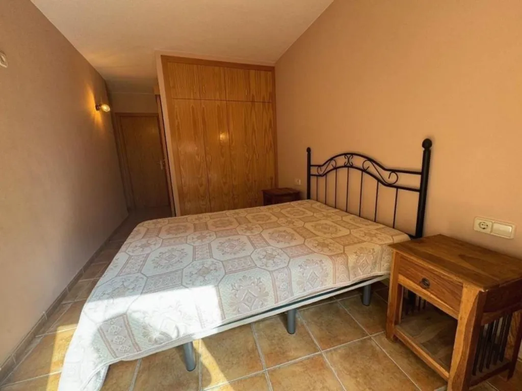 Magamistoad - Rustic Semi-Detached House with Mountain Views in Cretas