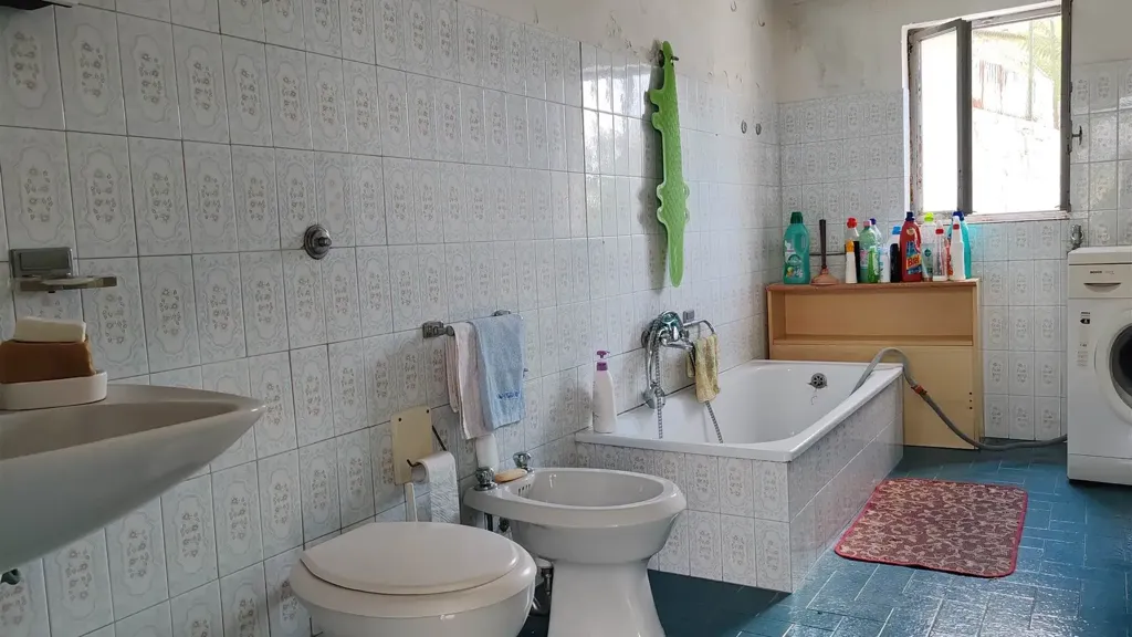 Salles de bain - 11.5-Room House with Double Garage in Guardiagrele
